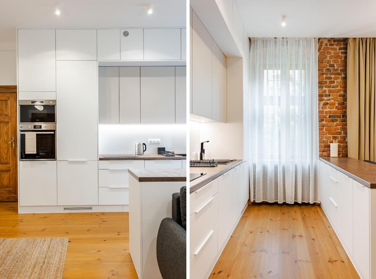 Two Bedroom Very Berry Apartment In Poznan With Desk By Noclegi Renters Bagian luar foto
